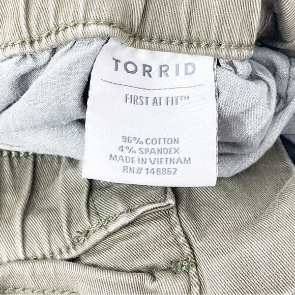 Torrid Self Tie Paperbag Waist Shorts Twill Olive Green Women’s Plus Size 26 - Picture 12 of 16